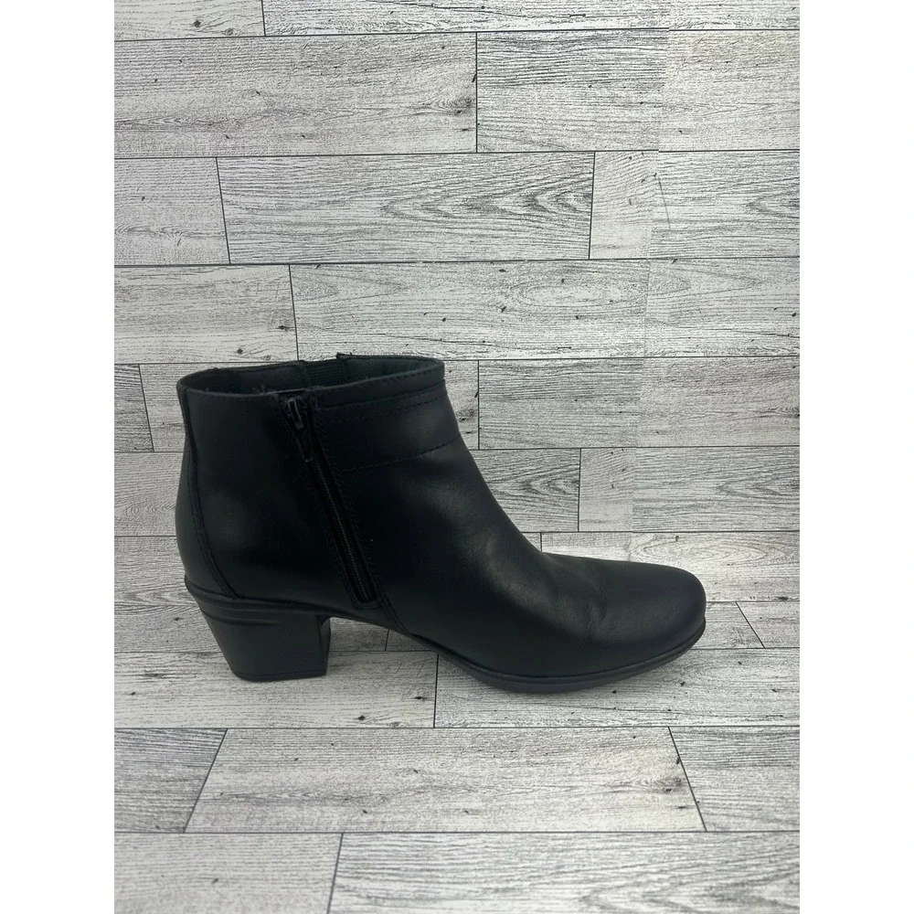Clarks Collection Black Leather Ankle Boots‎ Block Heel Side Zip Women Sz 8.5M